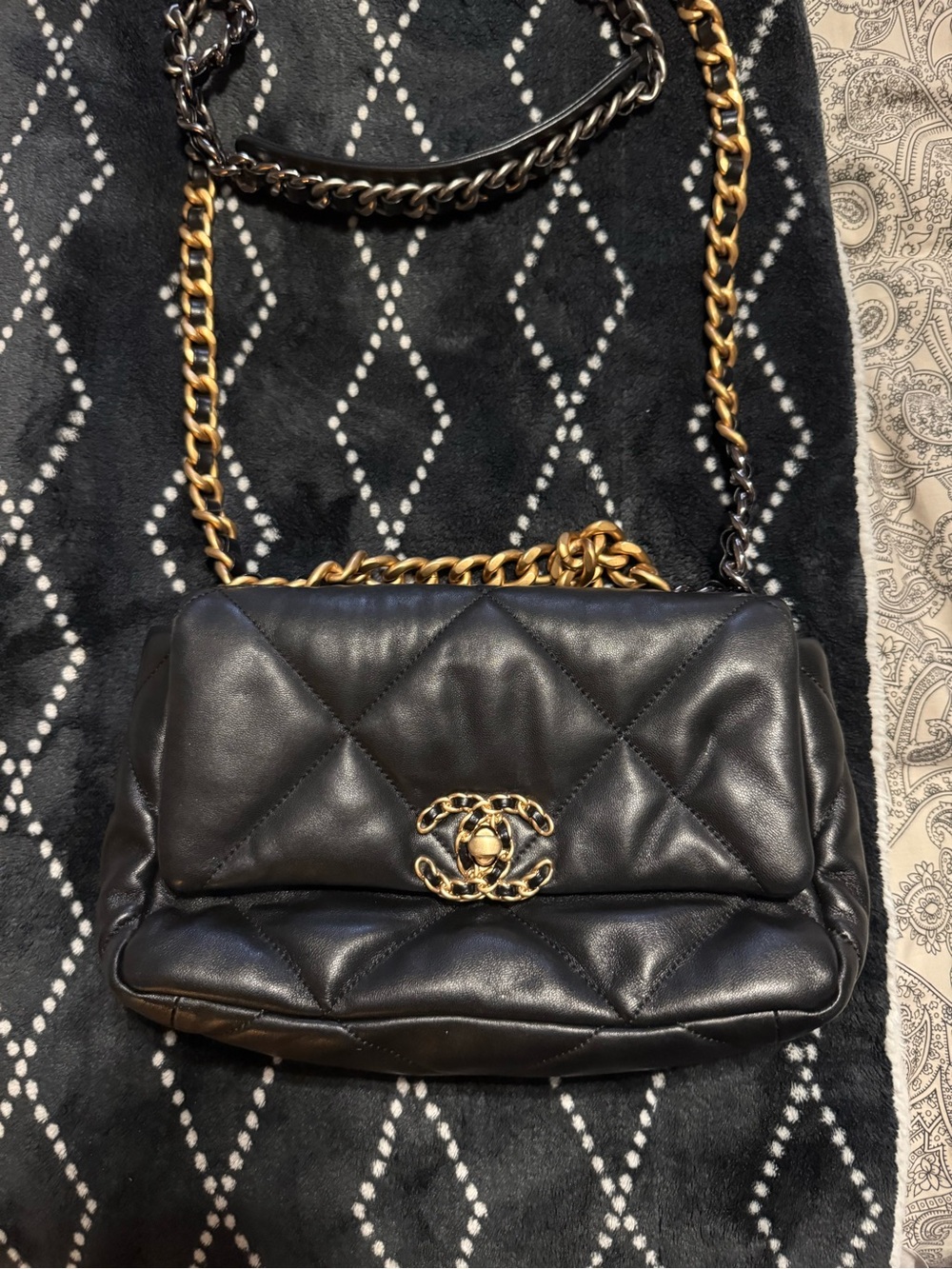 Source Unknown Black Quilted Crossbody Bag with Gold Hardware